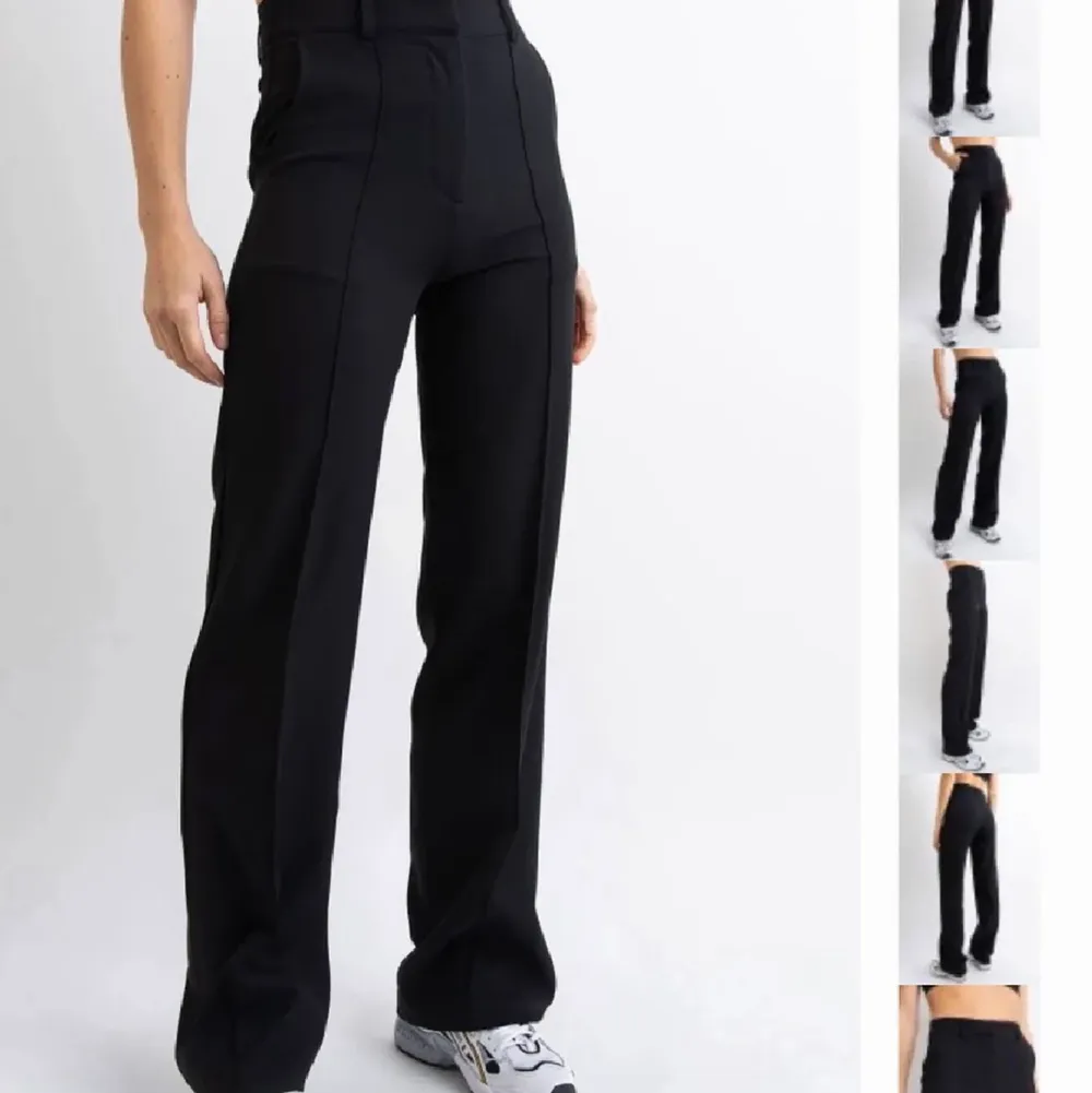 Säljer dessa sjukt snygga kostymbyxor från madlady, innerbenslängd 76cm, små i storleken💗. Jeans & Byxor.