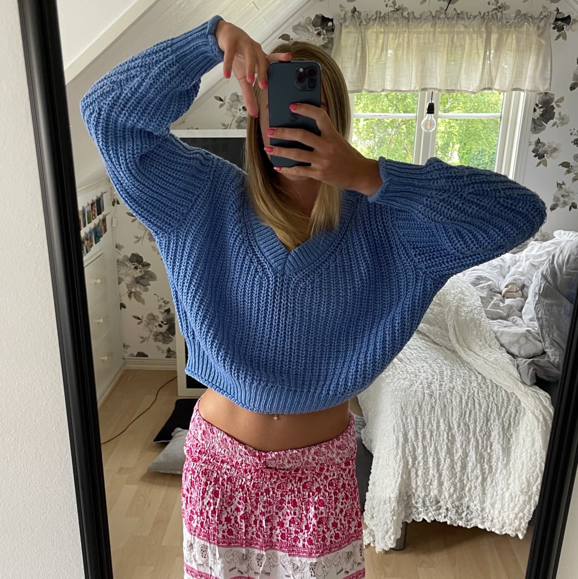 Blå stickad tröja