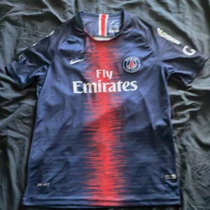 Mbappe psg tröja  - En tröja i väldigt bra skick Storlek xs