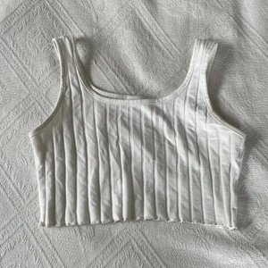 Topp - Säljer för att jag har en exakt likadan 💗