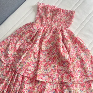 Klänning - Superfin tubtopps klänning från Shein, aldrig använd 