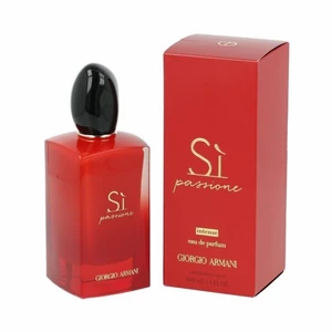Giorgi Armani Sì passione intense eau de parfume  - Säljer denna heeeelt underbara parfym som köptes på kicks för 1 060kr. Detta eftersom jg köpte fel. Har använt den men skulle uppskatta att det är minst 70% kvar. Bjuder på frakten eftersom den är så pass dyr❤️ skriv vid frågor❤️ 