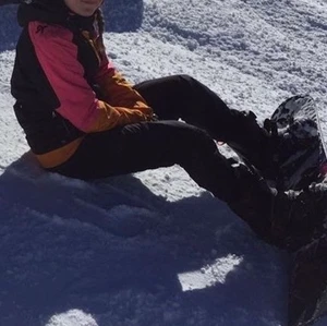 Skidjacka - Skidjacka från Cross i storlek XS. Använd men i fint skick. Klarar absolut några fler skidsemestrar⛷🎿 Hör av er vid frågor!🏂