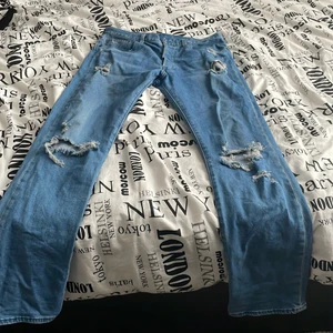 Levis  501  - Bra skick, sitter bra och passar till allt  Storlek 33x32 Köpt för 1095