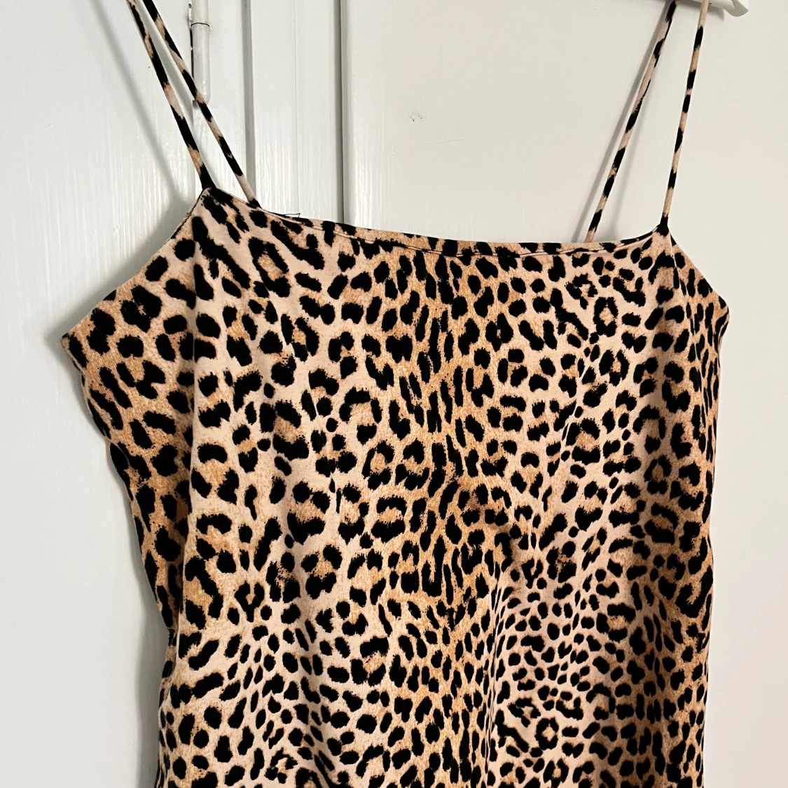 Tight mini-klänning i leopard - 90