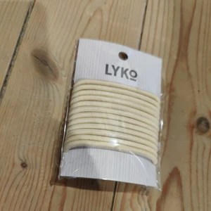 Hårsnoddar - Oöppnade hårsnoddar från Lyko köpta för några månader sedan. Har själv likadana som funkar bra! Kan både skicka spårbart och ej spårbart