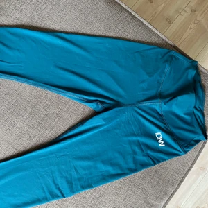 Grön/blå tights Icaniwill  - Tights med scrunch från Icaniwill. Mycket bra skick! Storlek XS