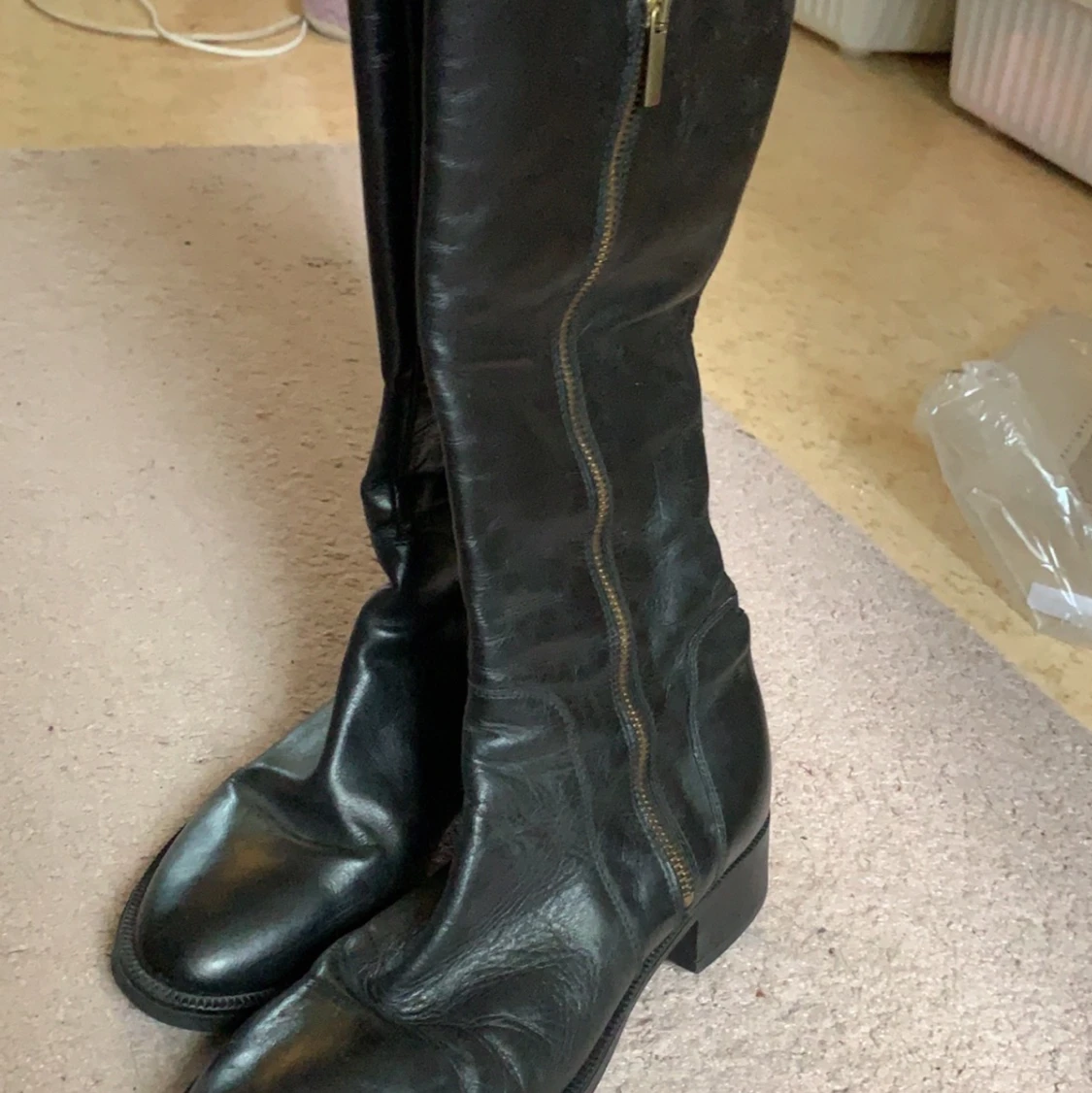 Svarta stövlar  - 90