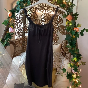 Så söt sommarklänning🌸 - Söt klänning till sommaren, väldigt skön och sval att ha på sig i värmen☀️