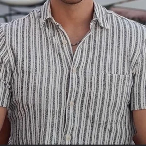 Randig zara skjorta - Nyskick