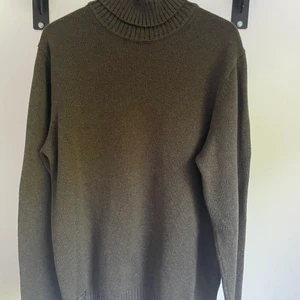 Stickad rollneck från morris - Sparsamt använd rollneck från morris i bomull. Nypris 1399