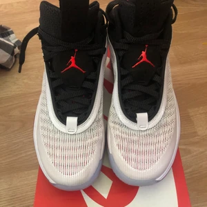 Jordan AIR XXXVI  - Jordan XXXVI använd 1 gång är i bra skick😁 från Kickz (1699 kr inklusive frakt)