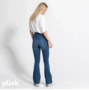 Blå jeans, lager 157 - Jeans från lager 157, kommer it till andvöndning, har alldrig använt dom. köpt för 300kr. Helt nya, men vill bara bli av med dom eftersom jag it andvönder dom så säljer för ett välldigt bra pris.💗