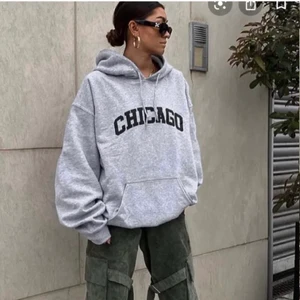 hoodie - knappt använd snygg hoodie☀️