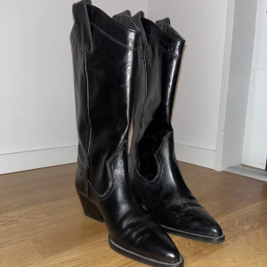 Boots från Zara - Boots från Zara, storlek 38. Aldrig använda.