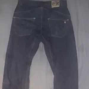 Baggy vintage volcom jeans knappt använd