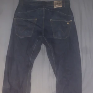 Volcom jeans - Baggy vintage volcom jeans knappt använd