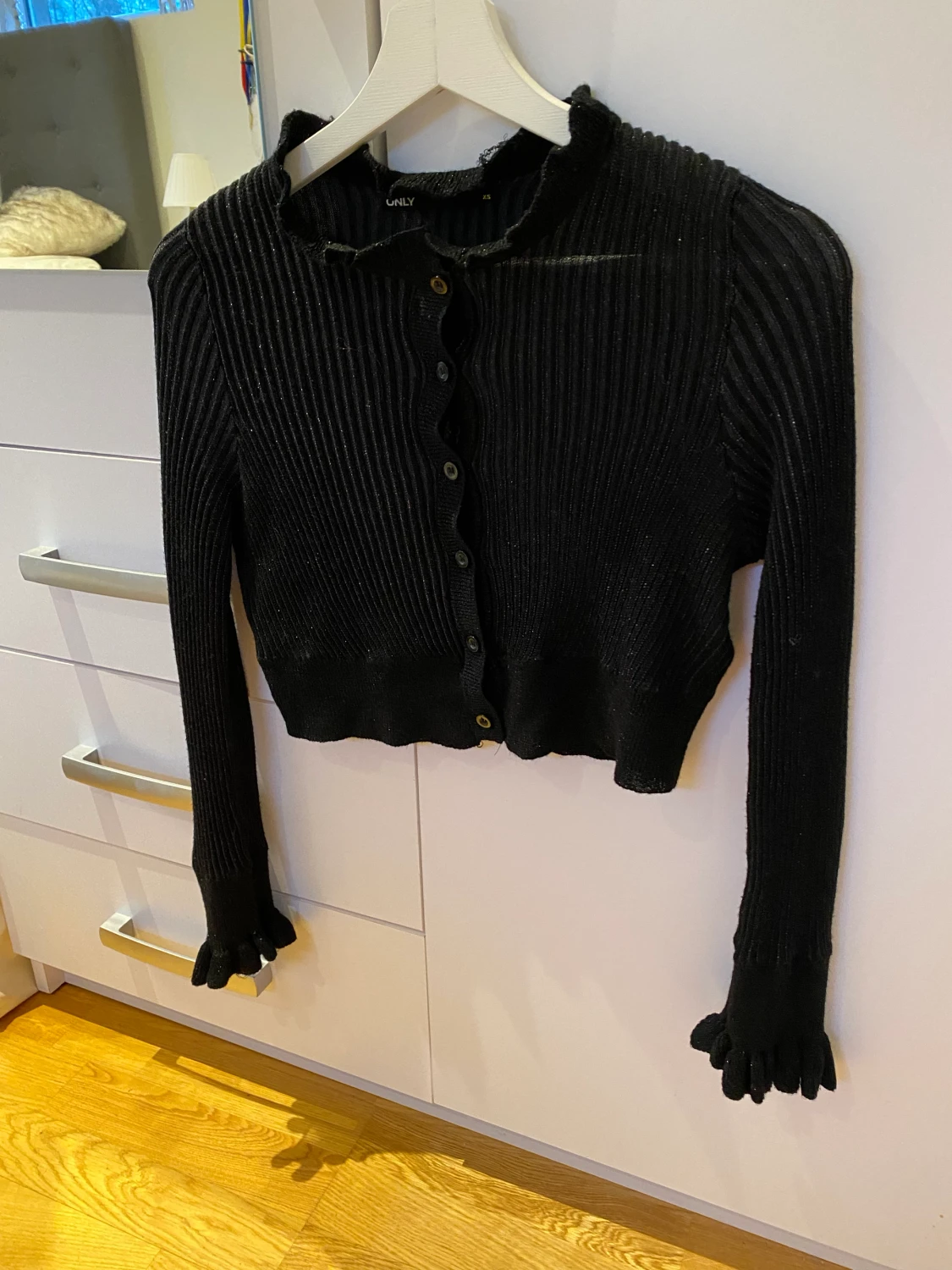 Glittrig croppad kofta