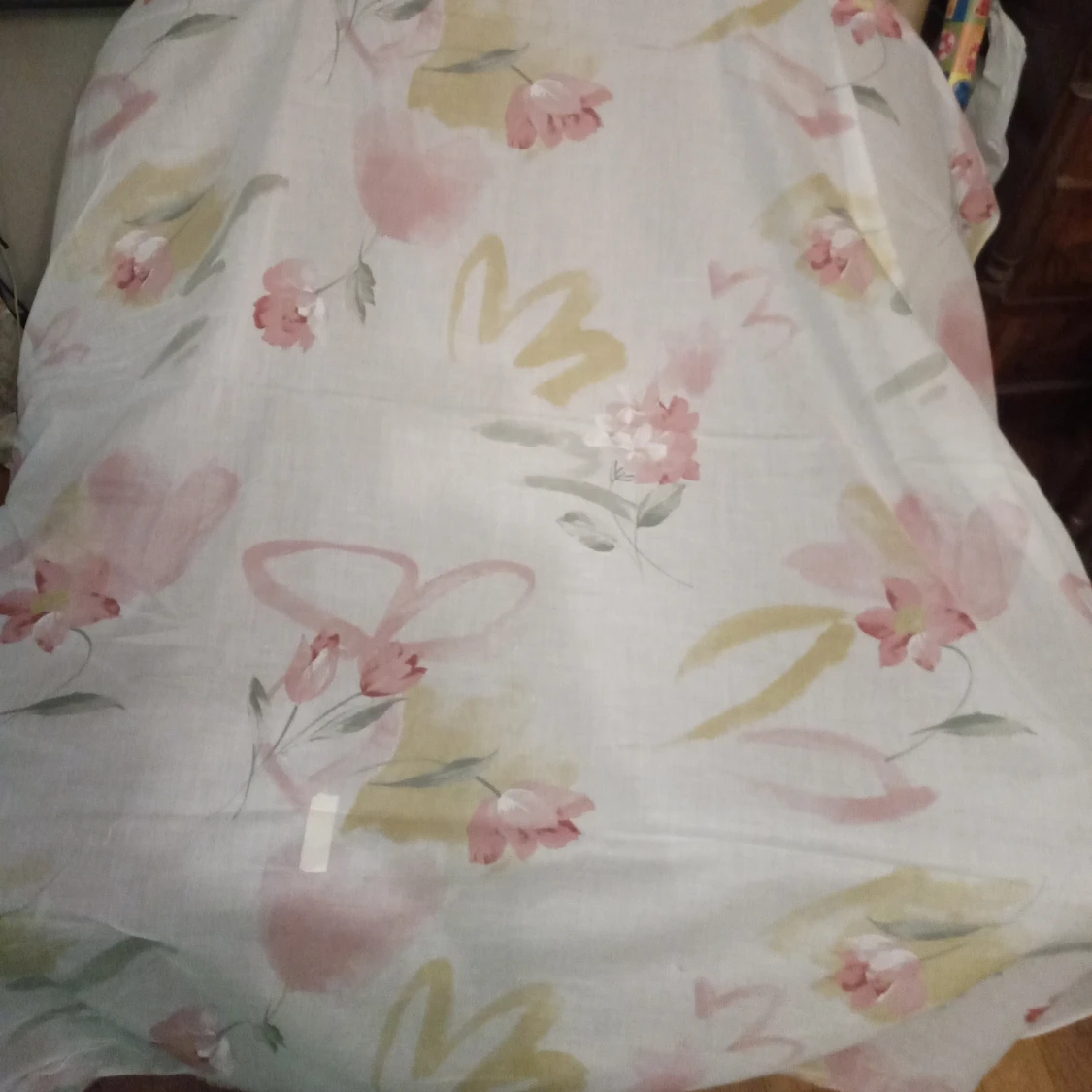 Tunt Gardintyg blommigt metervarabunt ca 30 meter. - 91