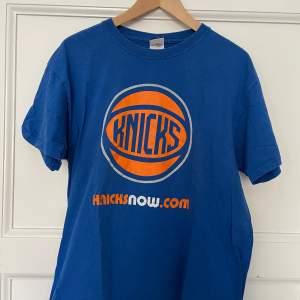 Vintage NBA T-shirt med tryck bak och fram