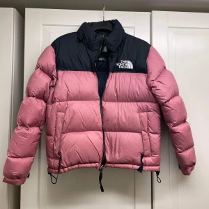 North face jacka - Säljer min North Face jacka då jag har en ny, endast använd en vinter och bra skick