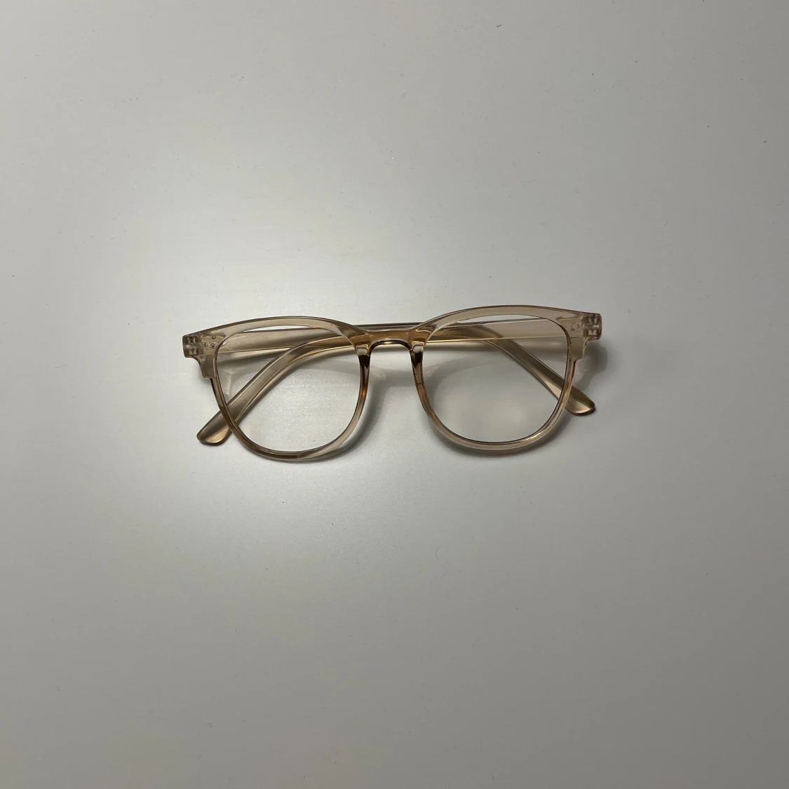 Dark beige blåljusglasögon