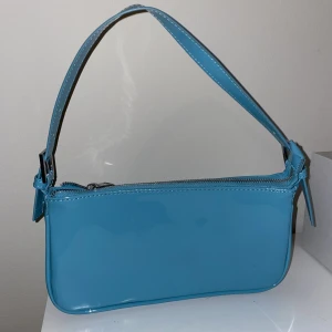 Blå baguette bag  - Gullig handväska i fint skick!!💙