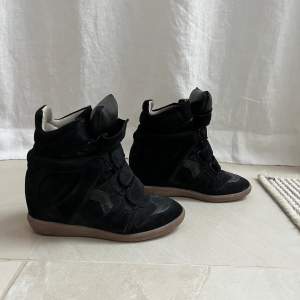 Isabel Marant Sneakers i svart, storlek 37.