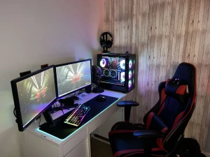 Gaming setup  - Gaming setup Kolla sista bilden för mer info 