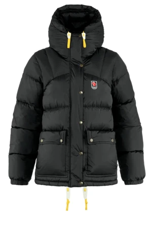 Fkällrävenjacka - Hej jag funderar på att sälja min superfina och varma fjällräven jacka då den inte är min smak längre tyvärr har haft den k ungefär ett halv år och är super bra skick skulle säga som ny om du vill ha fler bilder eller är intresserad skriv till mig🤍🤍