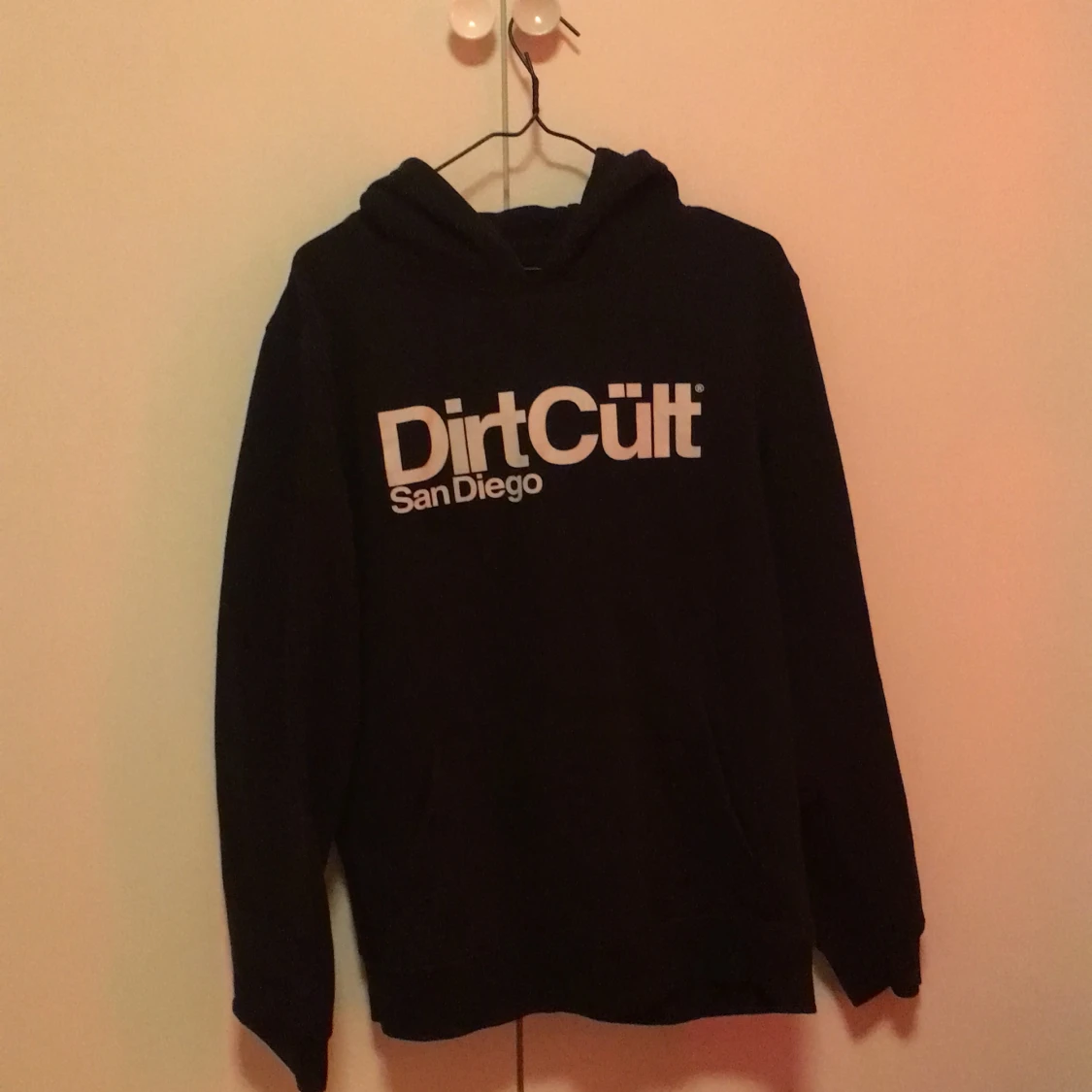 Dirtcult hoodie storlek m