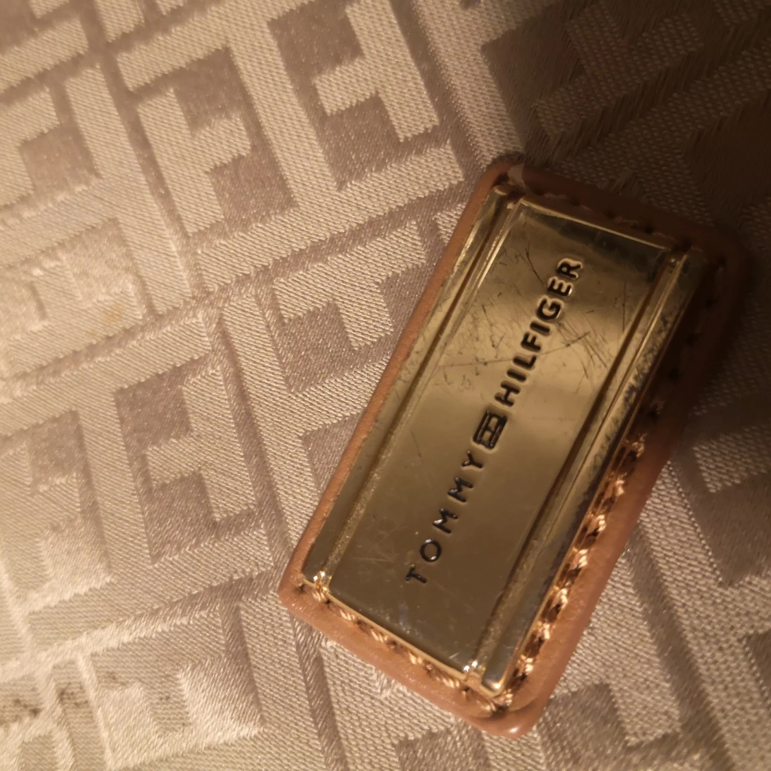 Tommy Hilfiger väska  - 91