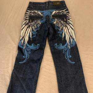 Supersnygga raw blue jeans. Storlek 30x32