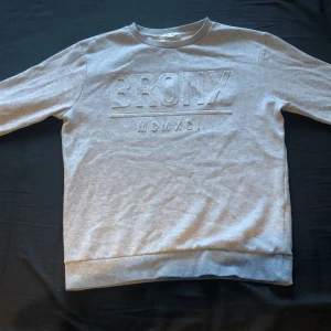 Bronx Sweatshirt - Mycket bra skick.