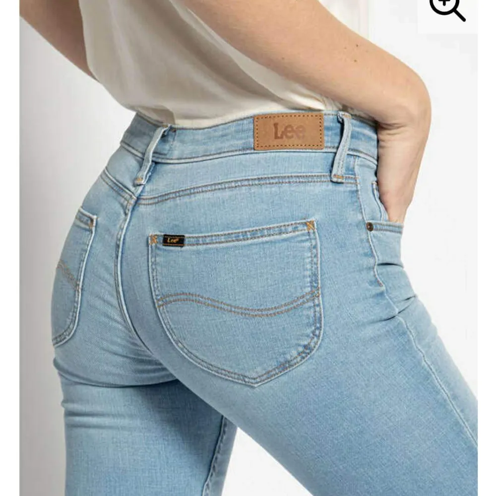 Lee jeans i väldigt fint skick. Nypris cirka 800-999kr. Jeans & Byxor.