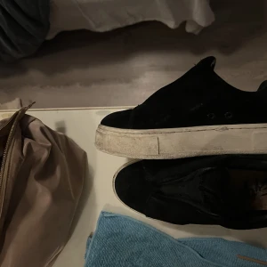 Eytys  - Köpta på plick, för stora. Lite slitna. 