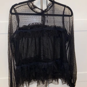 Blus - Drömmig meshblus från gina! Köpt för flera år sen men finns inget tecken på användning💕💕 
