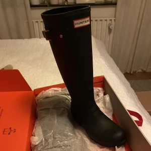 Oanvända hunterstövlar! - Helt oanvända hunterstövlar i storlek 37!! 