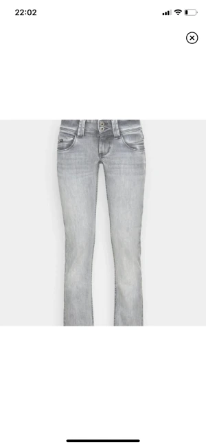 Pepe jeans  - Säljer mina superfina Pepe Jeans Venus (helt slutsålda), som tyvärr har blivit för små för mig✨Om det är många som är intresserade blir det budgivning❤️