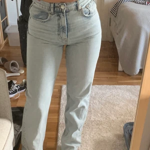 Oanvända jeans  - jeans från Gina, nyskick (aldrig använda)  Perfekt längd på mig (170cm)
