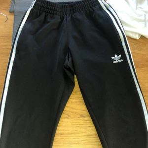 Adidas Original  - Träningsbyxor från adidas Originals 