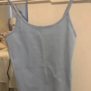 blått linne - kommer ej till andvänding, skriv om ni har frågor eller så! 💕💕 frakt tillkommer sitter mer som S!