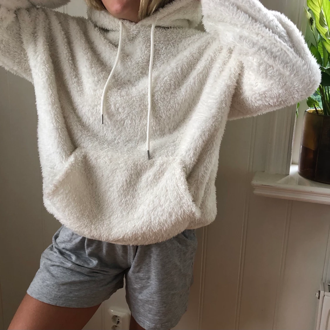 Mjuk vit teddy hoddie från hm stl M - 90