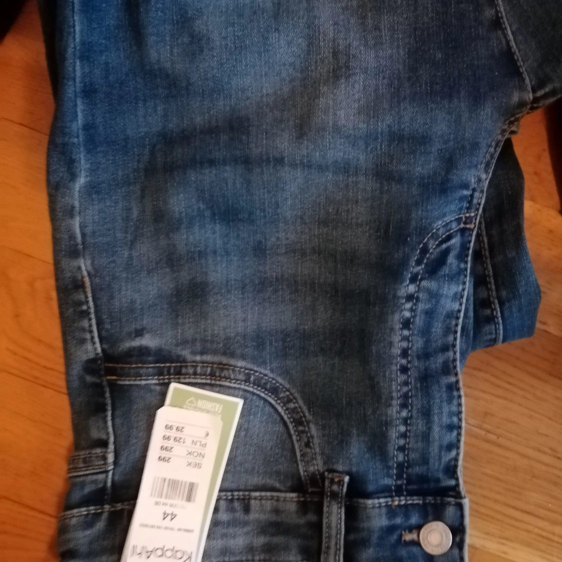 Blåa Jeans oanvända.  - 90
