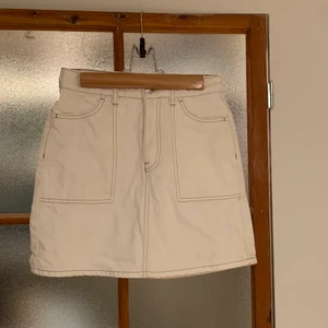 gina tricot jeans kjol - superfin somrig kjol från gina! säljer då den inte passsar mig längre :( 