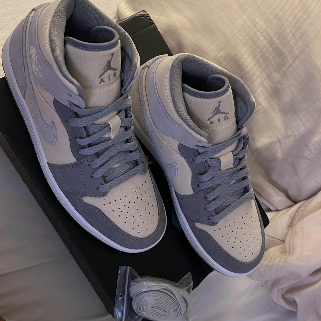 AIR JORDAN 1 (Coconut Milk) - 90