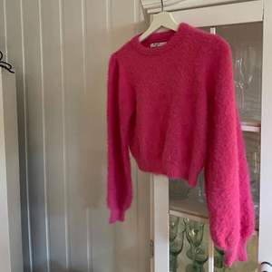 Superskön och fin rosa stickad tröja (croppad) från nakd! Strl xs 50kr + frakt