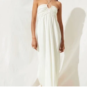 Klänning  - Säljer denna slutsålda fårn hm strl s 