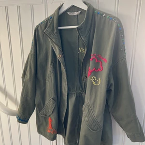 Grön jacka  - Grön jacka från zara i storlek XS men mer som en S/M
