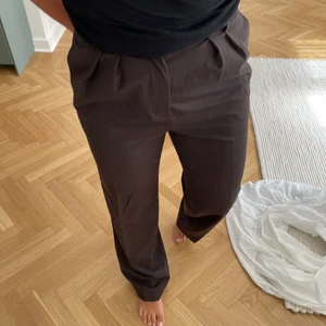 Kostymbyxor - Bruna kostymbyxor från Zara